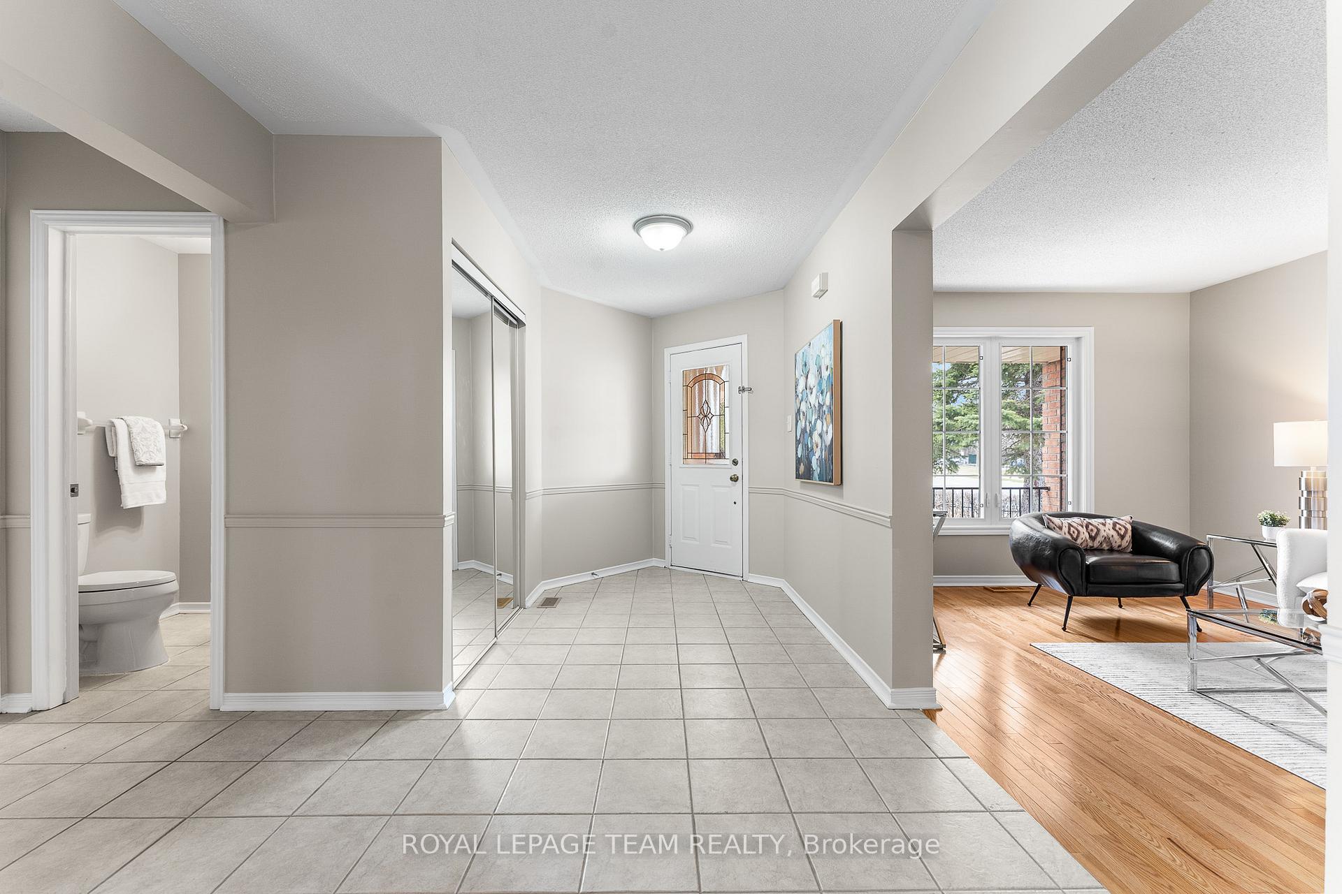 Photo 4 of 1 Brady Avenue, Ottawa, Kanata - Morgan's Grant/South March — HOMEH