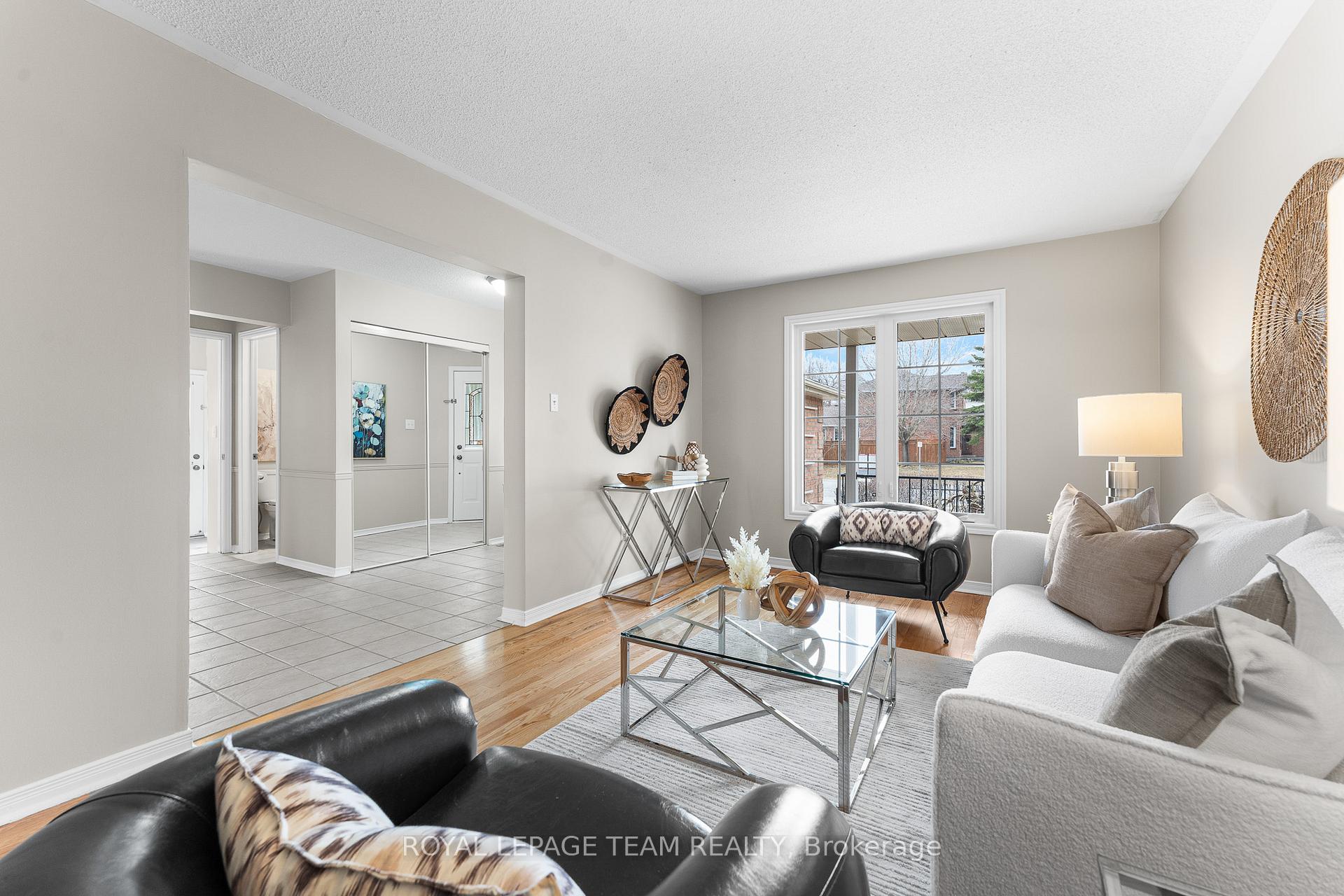 Photo 6 of 1 Brady Avenue, Ottawa, Kanata - Morgan's Grant/South March — HOMEH