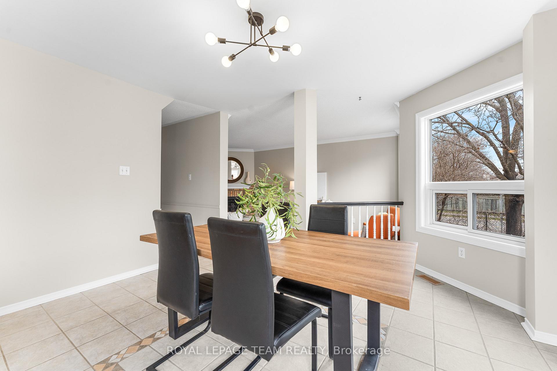 Photo 15 of 1 Brady Avenue, Ottawa, Kanata - Morgan's Grant/South March — HOMEH