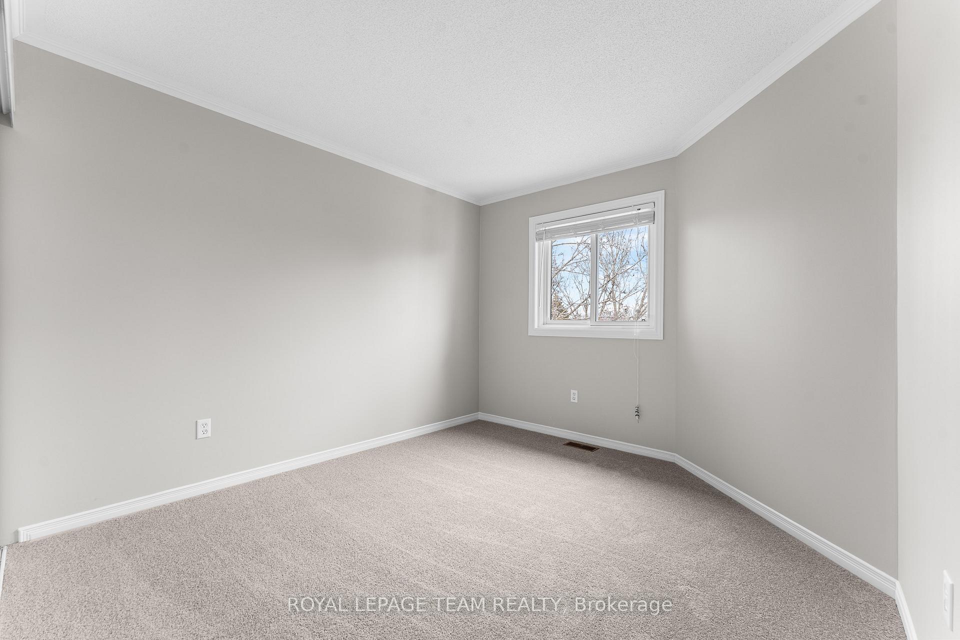 Photo 33 of 1 Brady Avenue, Ottawa, Kanata - Morgan's Grant/South March — HOMEH
