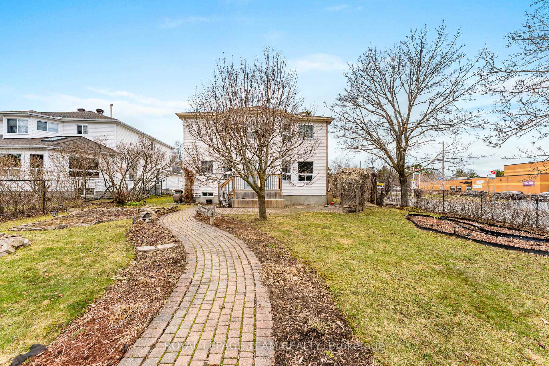 Photo 45 of 1 Brady Avenue, Ottawa, Kanata - Morgan's Grant/South March — HOMEH