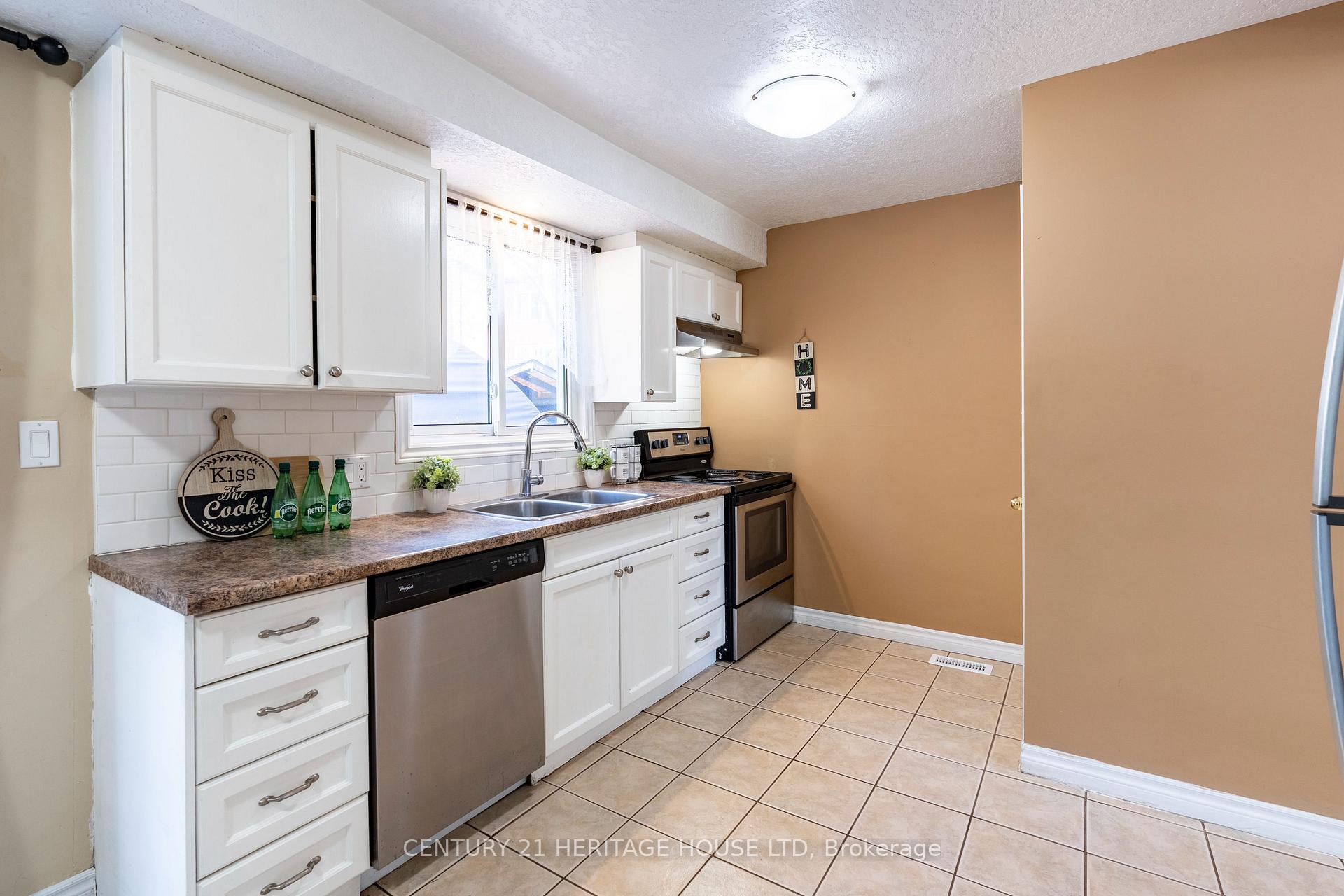 Photo 11 of 58 Breckenridge Drive, Kitchener — HOMEH