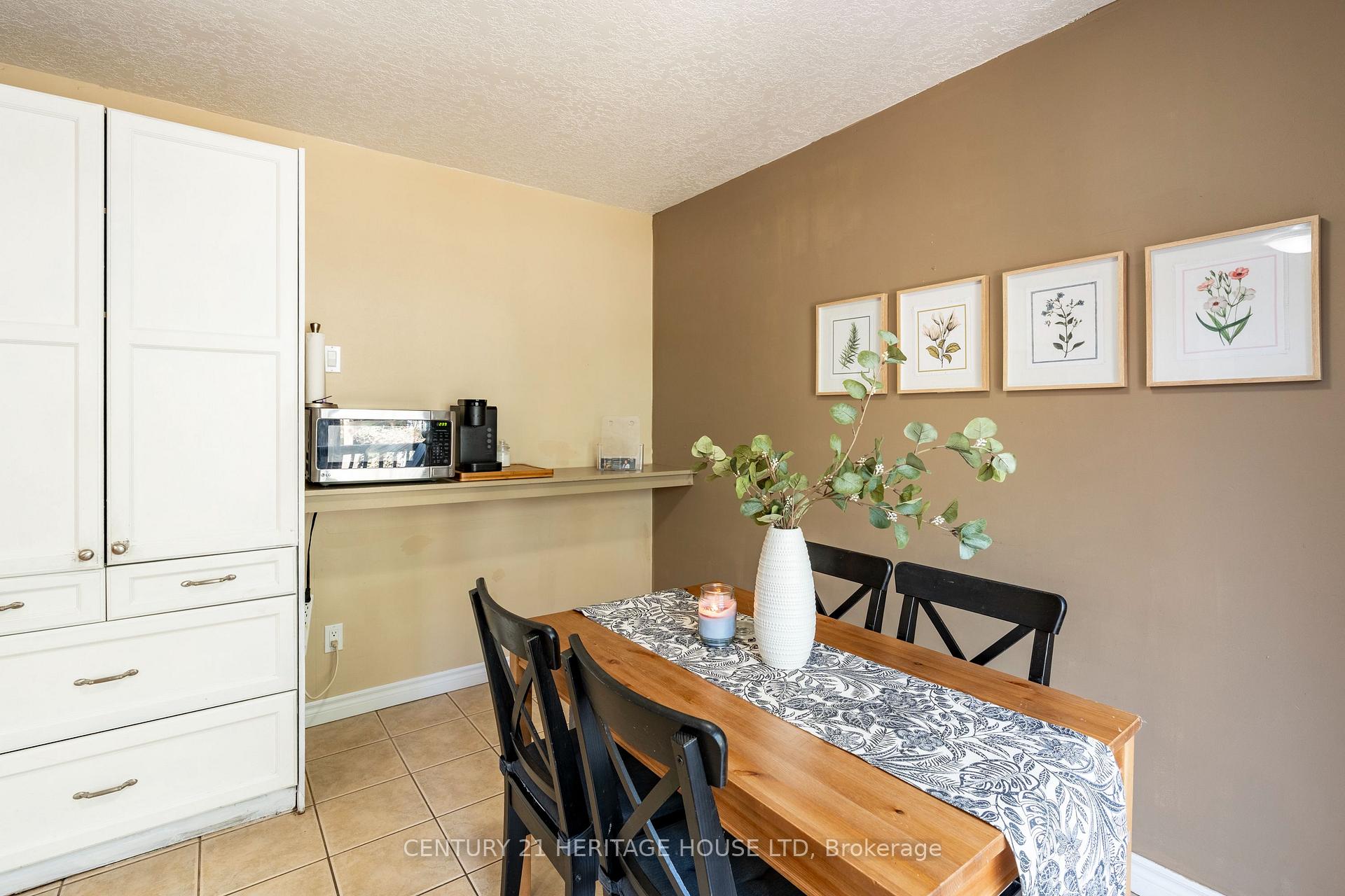 Photo 14 of 58 Breckenridge Drive, Kitchener — HOMEH