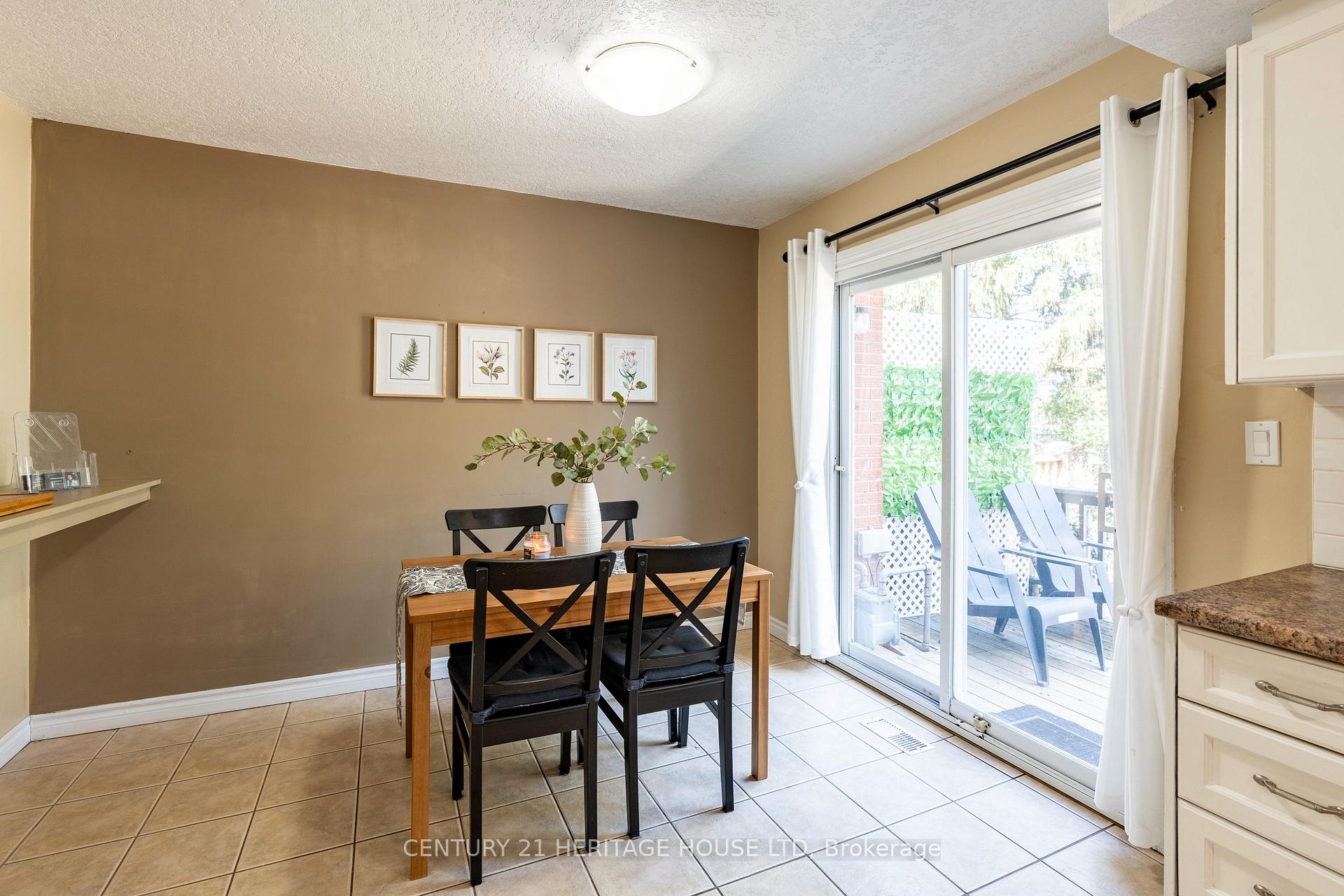 Photo 15 of 58 Breckenridge Drive, Kitchener — HOMEH