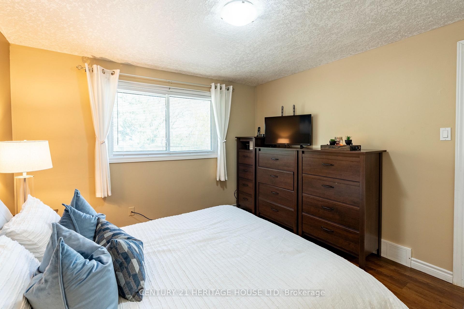Photo 19 of 58 Breckenridge Drive, Kitchener — HOMEH