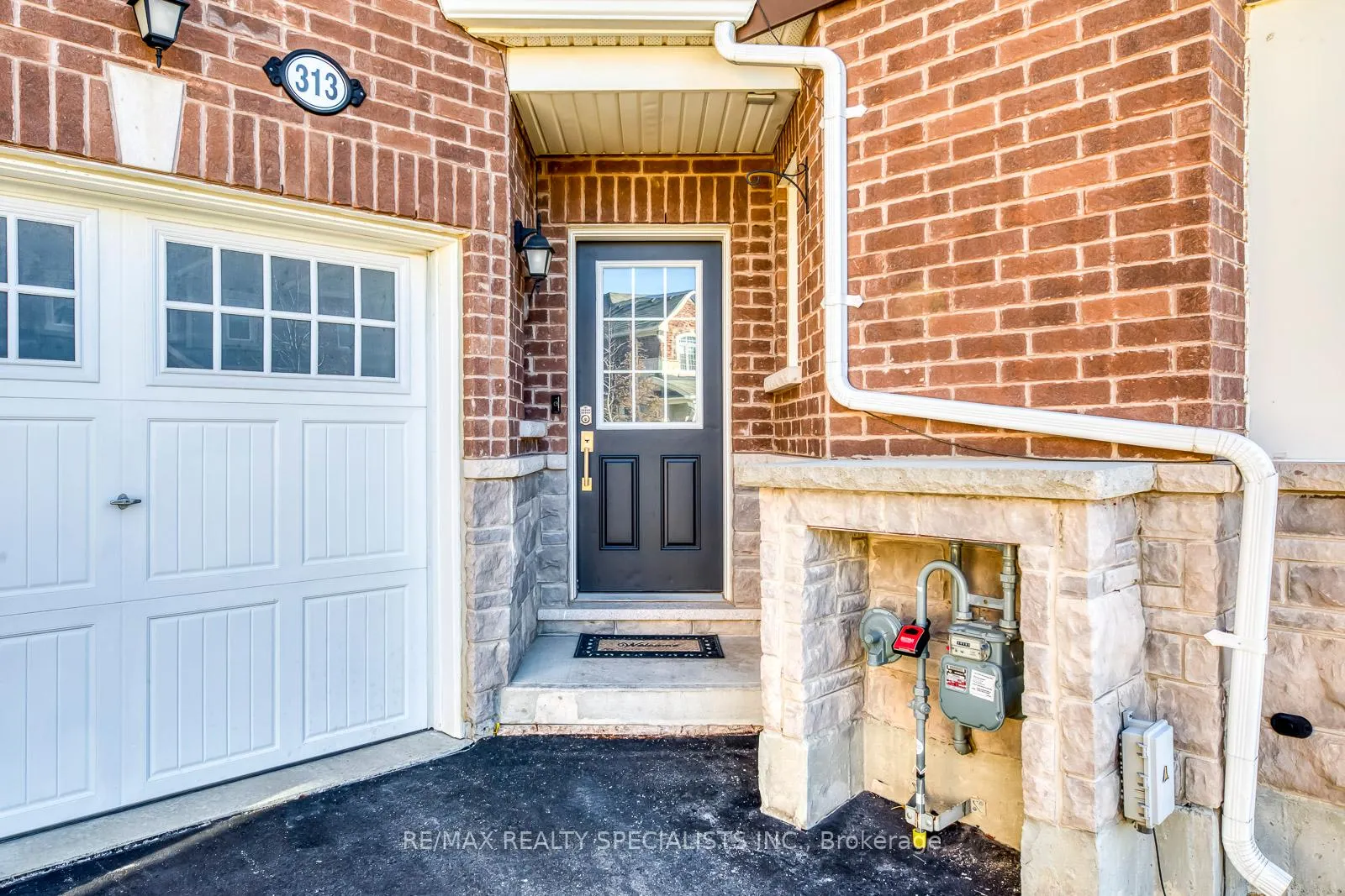 Photo 8 of 313 Gooding Crescent, Milton, Ford — HOMEH