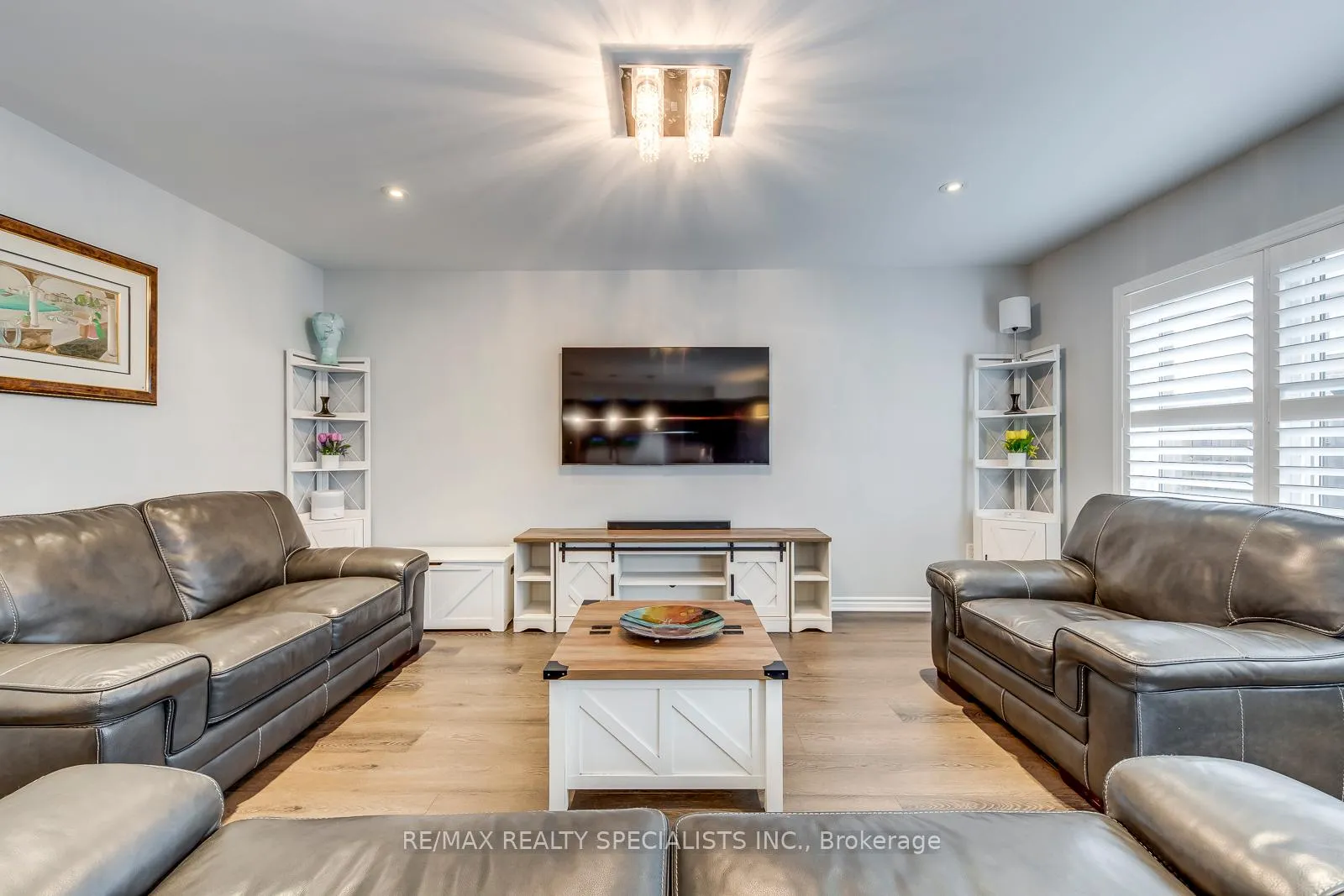 Photo 16 of 313 Gooding Crescent, Milton, Ford — HOMEH
