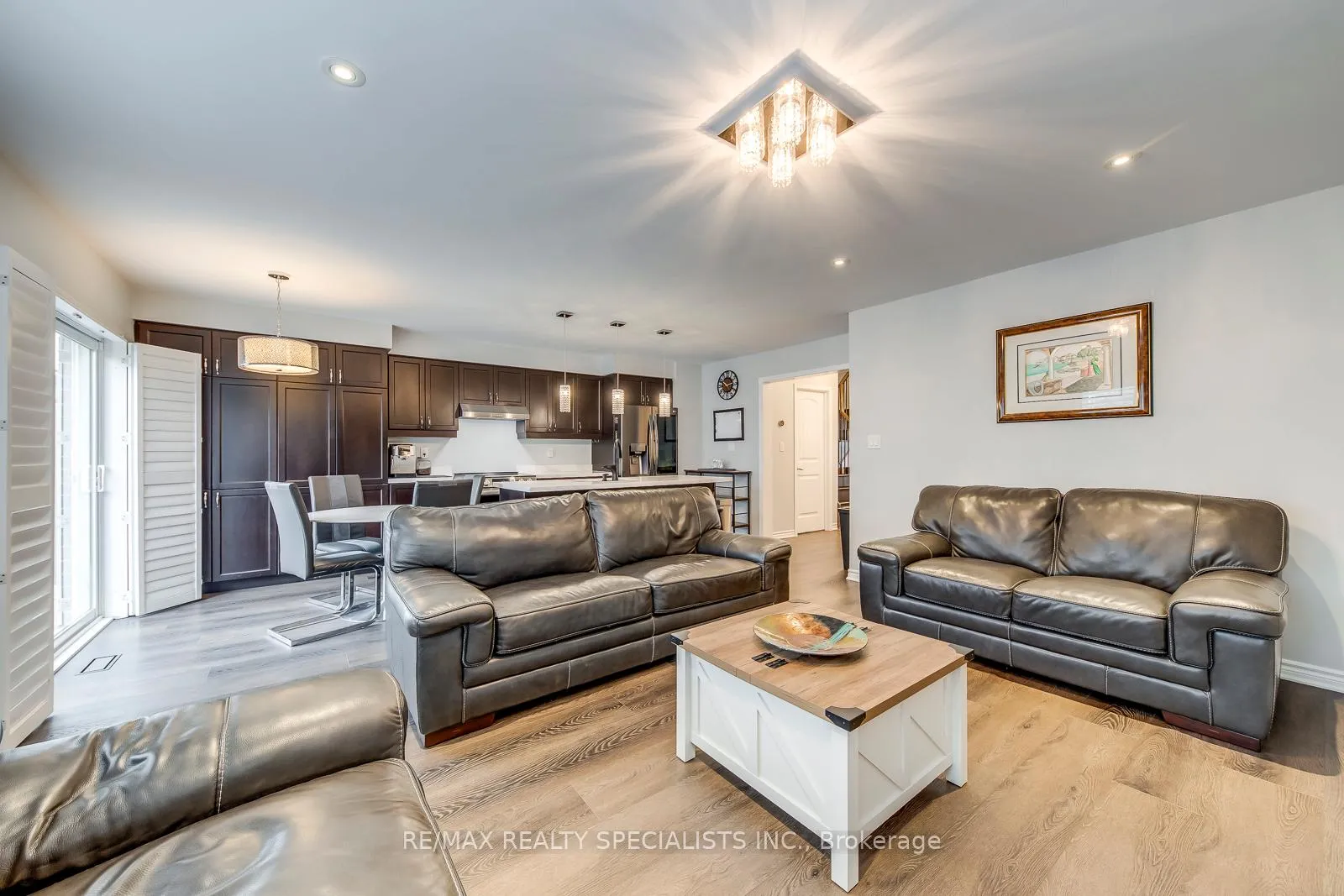 Photo 17 of 313 Gooding Crescent, Milton, Ford — HOMEH