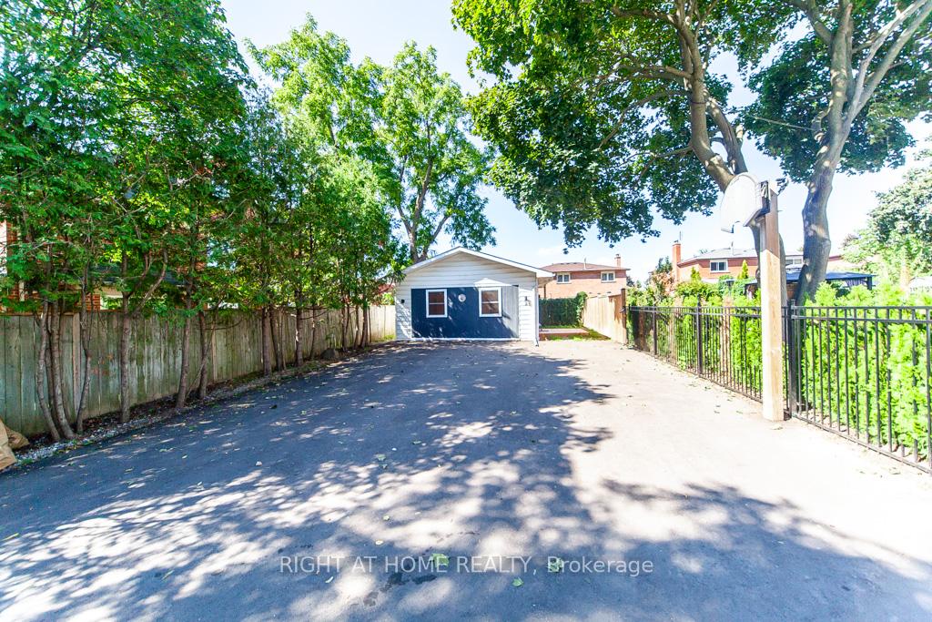 Photo 2 of Unit Carriage House, 2 Peter Street, Markham, Old Markham Village — HOMEH