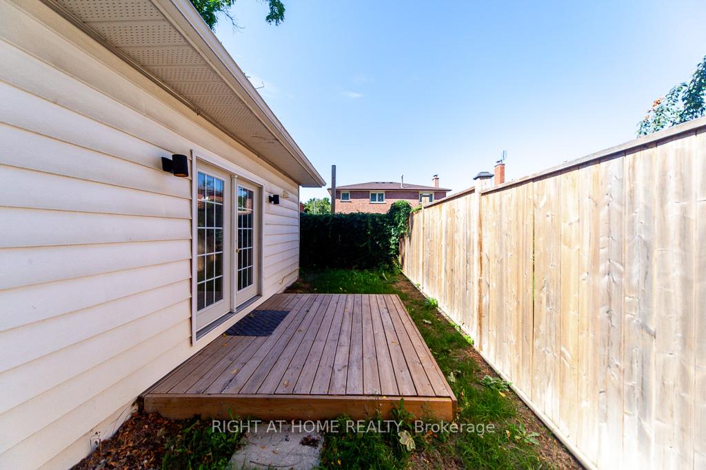 Photo 4 of Unit Carriage House, 2 Peter Street, Markham, Old Markham Village — HOMEH
