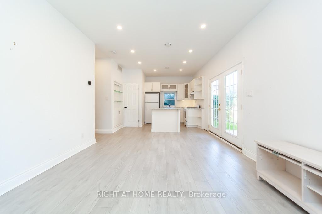 Photo 7 of Unit Carriage House, 2 Peter Street, Markham, Old Markham Village — HOMEH