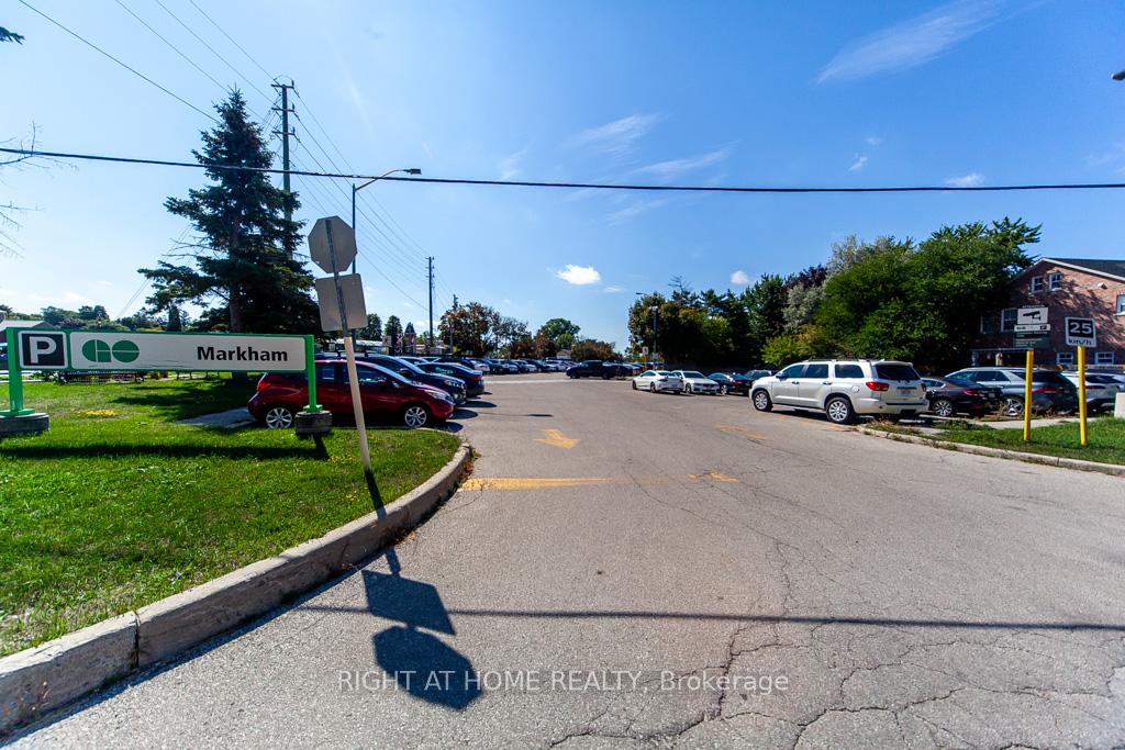 Photo 13 of Unit Carriage House, 2 Peter Street, Markham, Old Markham Village — HOMEH