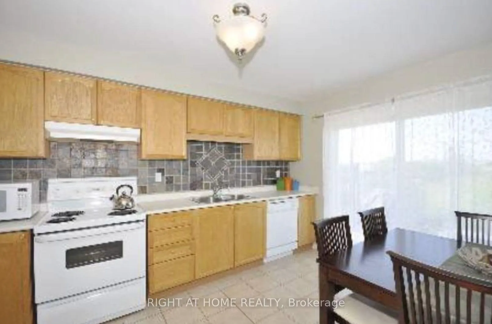 Photo 8 of 1628 Stover Crescent, Milton, Clarke — HOMEH
