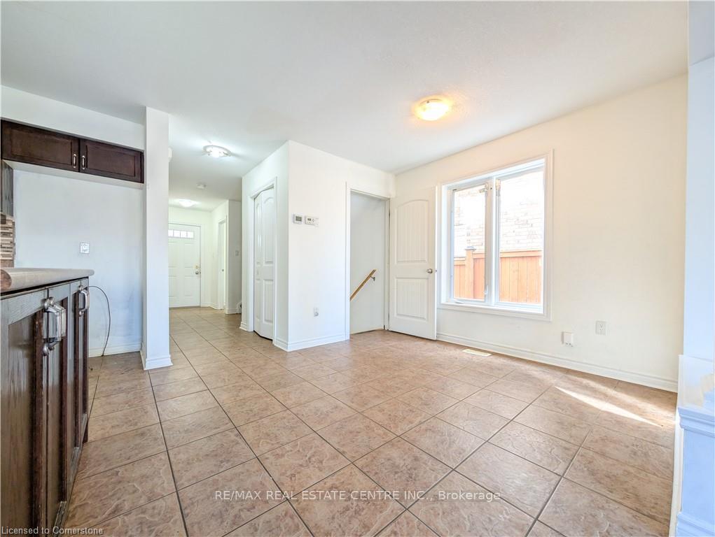 Photo 4 of 542 Isaiah Crescent, Kitchener, Larentian West — HOMEH