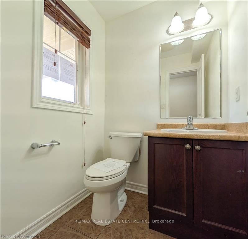 Photo 11 of 542 Isaiah Crescent, Kitchener, Larentian West — HOMEH