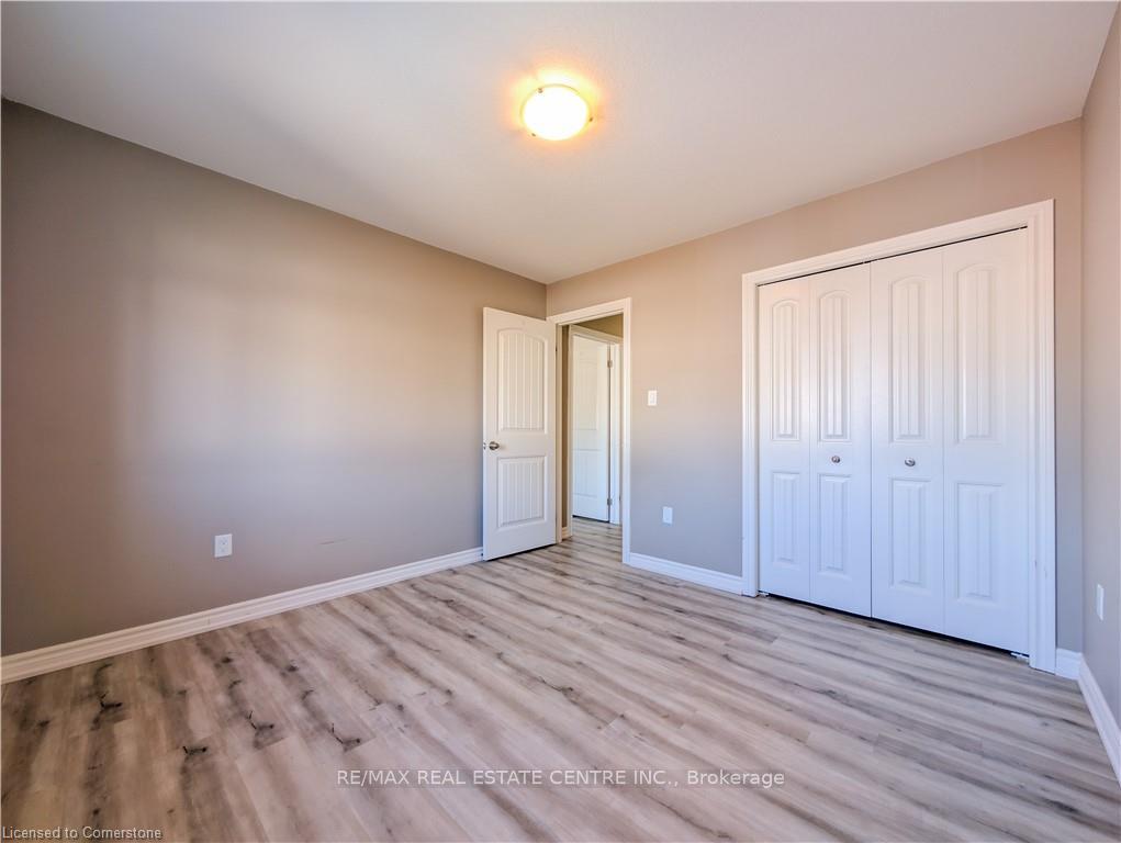 Photo 19 of 542 Isaiah Crescent, Kitchener, Larentian West — HOMEH