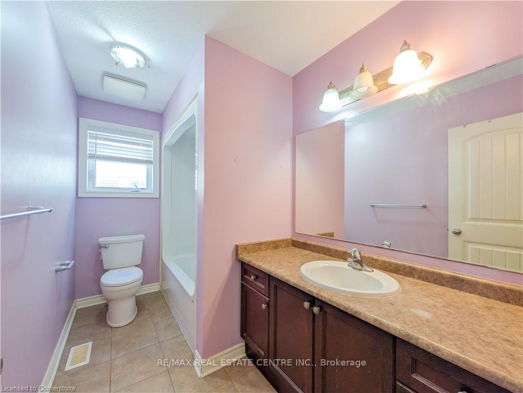 Photo 21 of 542 Isaiah Crescent, Kitchener, Larentian West — HOMEH