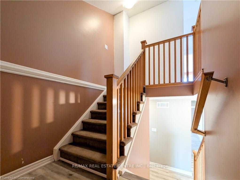 Photo 23 of 542 Isaiah Crescent, Kitchener, Larentian West — HOMEH