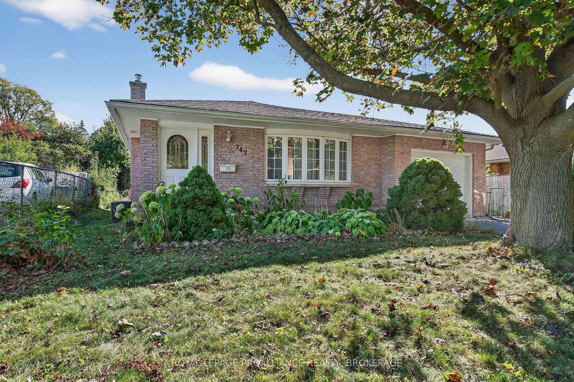Photo 3 of 747 Laidlaw Crescent, Kingston, South of Taylor-Kidd Blvd — HOMEH