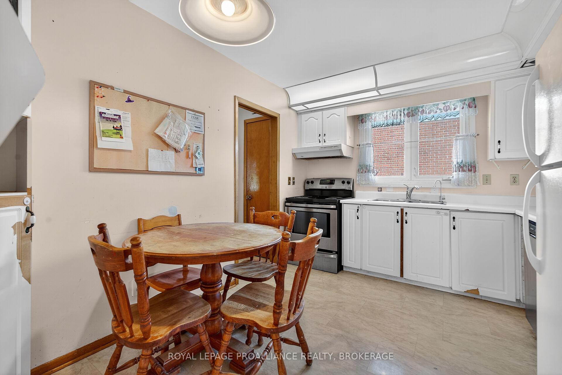 Photo 6 of 747 Laidlaw Crescent, Kingston, South of Taylor-Kidd Blvd — HOMEH