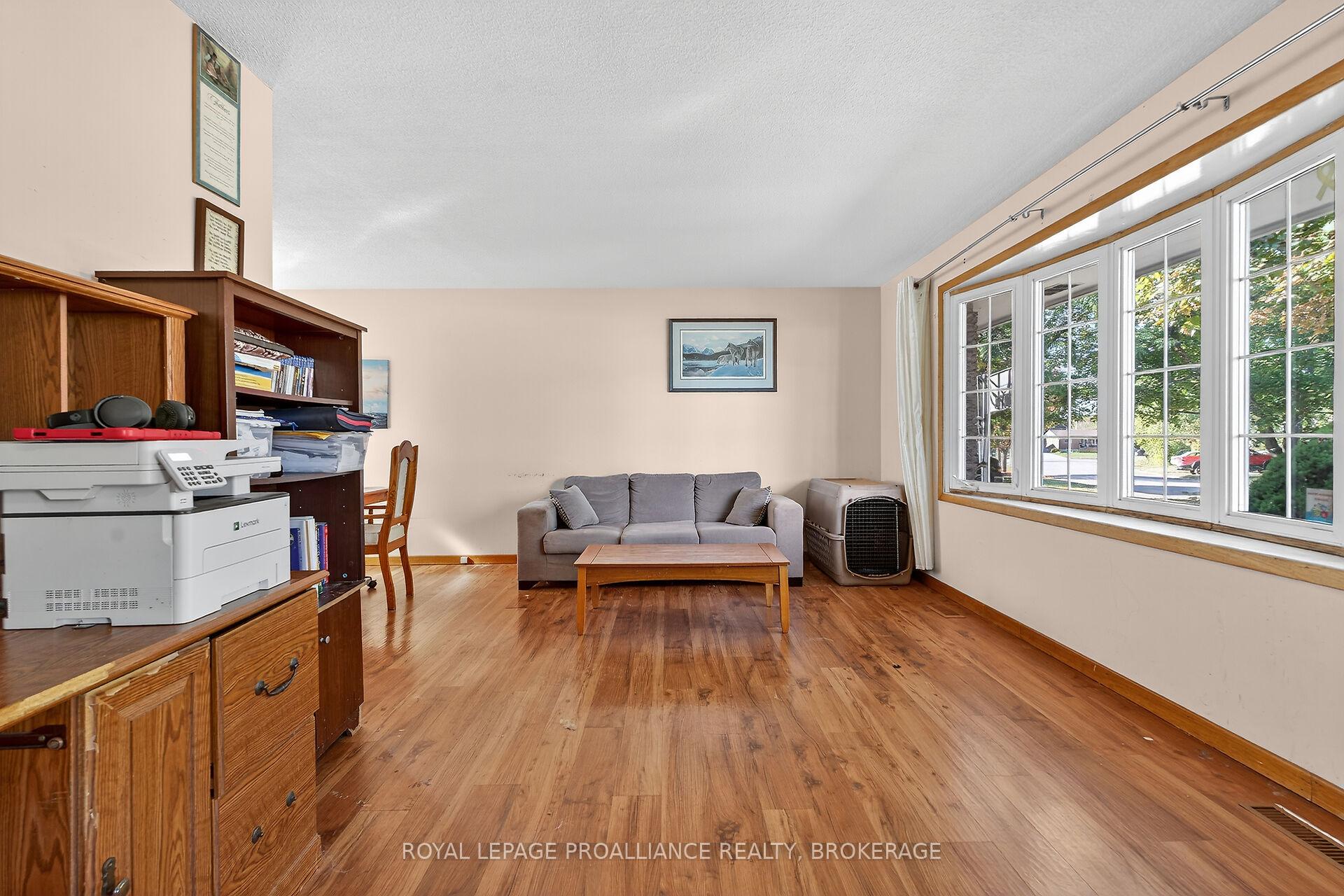 Photo 11 of 747 Laidlaw Crescent, Kingston, South of Taylor-Kidd Blvd — HOMEH