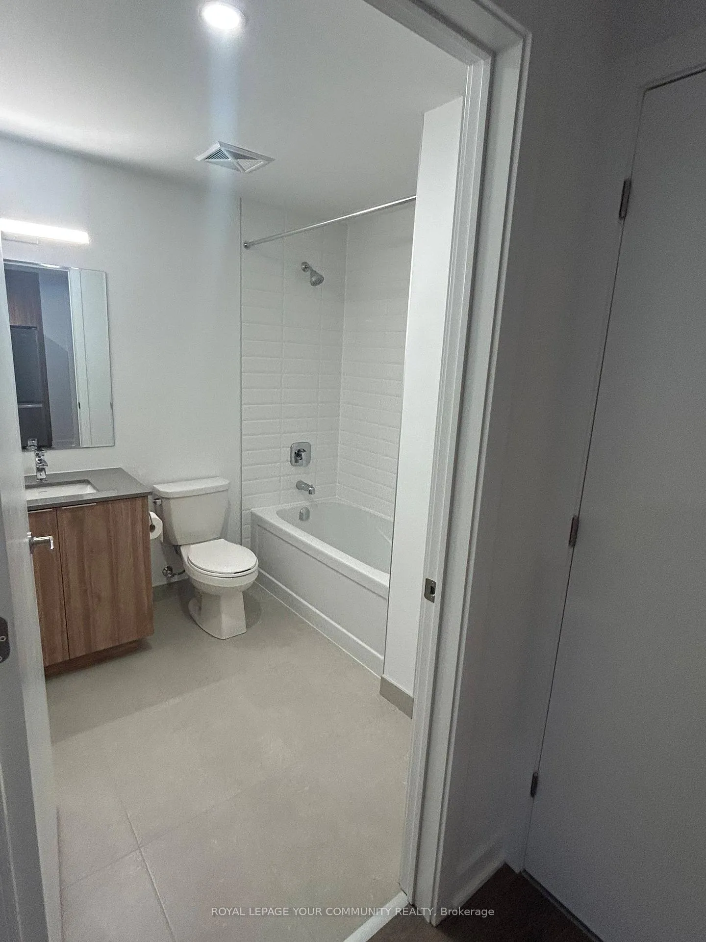 Photo 9 of Unit 416, 720 Whitlock Avenue, Milton, Cobban — HOMEH