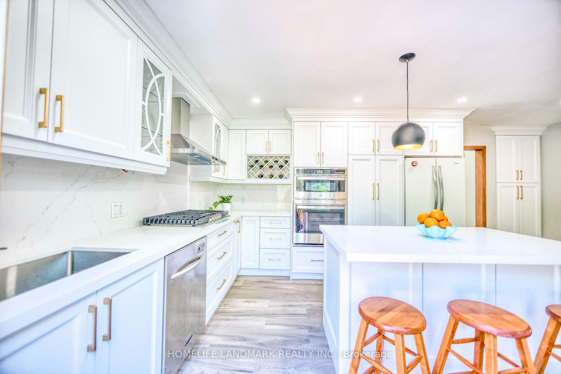 Photo 4 of 12 Thornheights Road, Markham, Royal Orchard — HOMEH