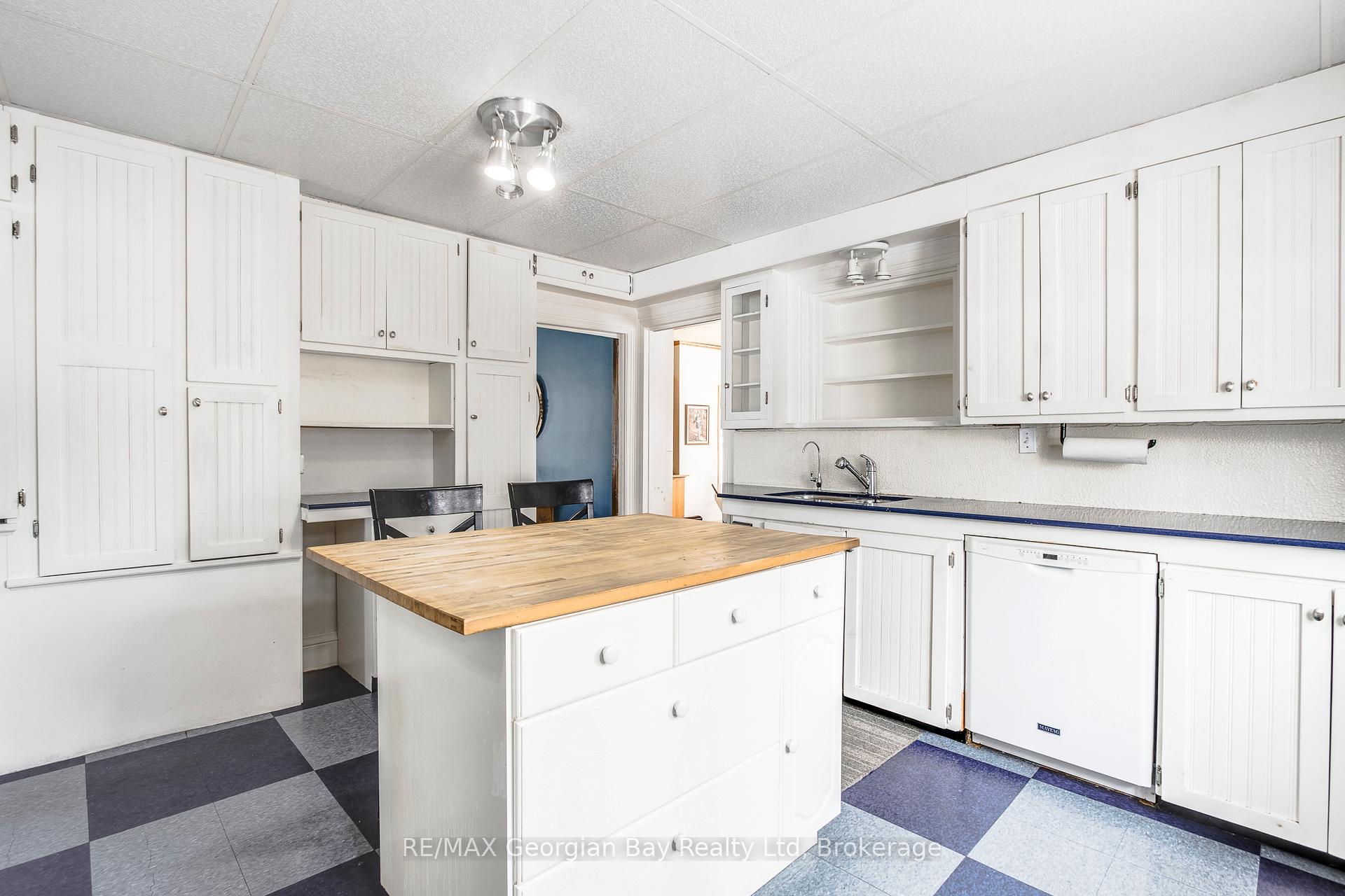 Photo 20 of 295 Sixth Street, Midland — HOMEH