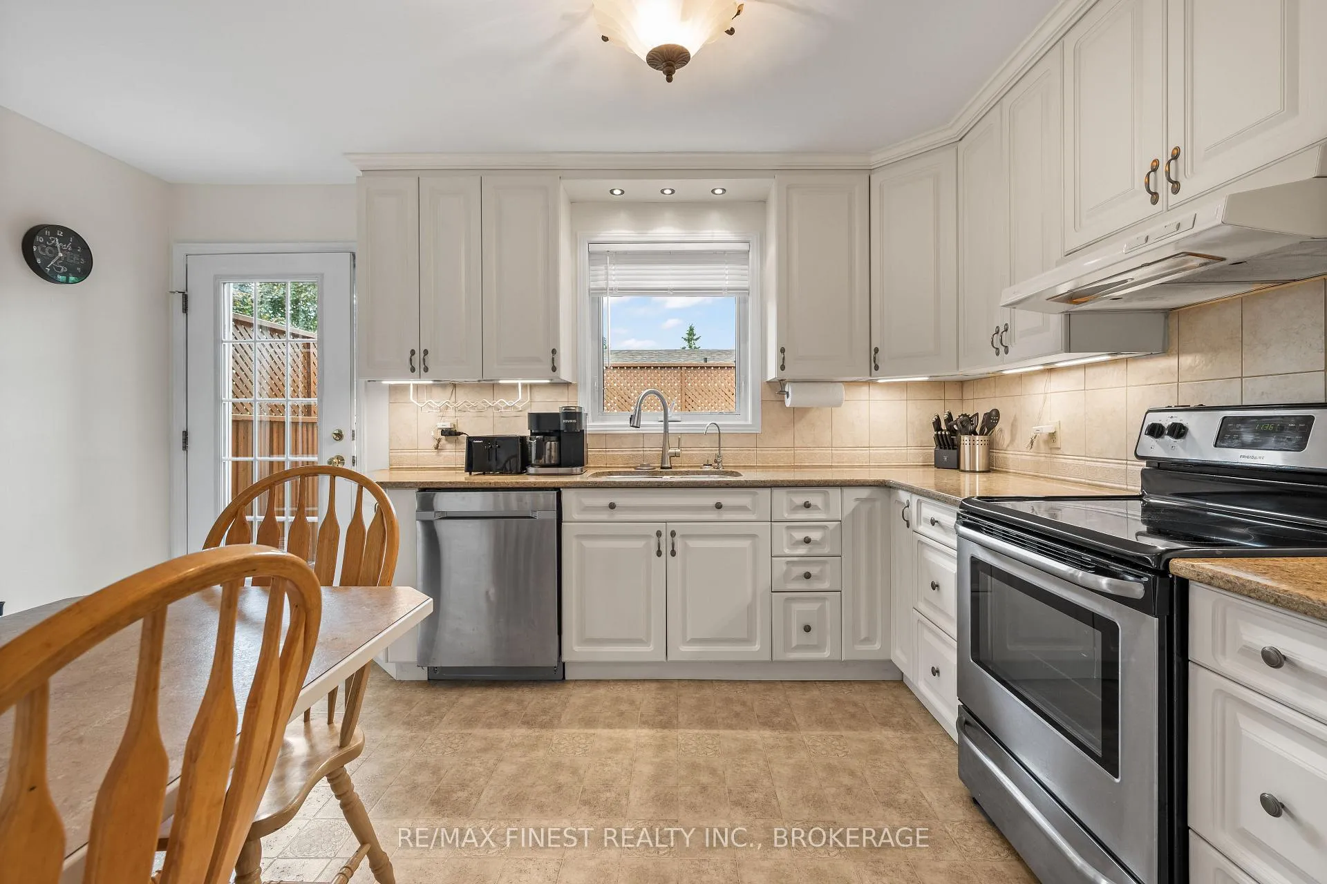 Photo 14 of 885 Purcell Crescent, Kingston, North of Taylor-Kidd Blvd — HOMEH
