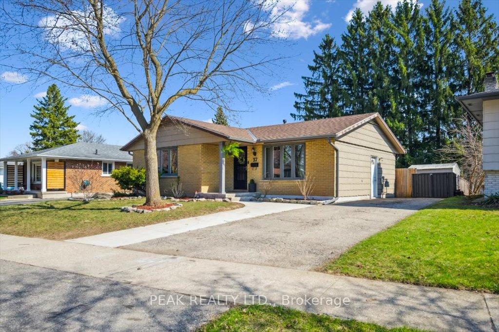 Photo 2 of 37 Gracefield Crescent, Kitchener — HOMEH
