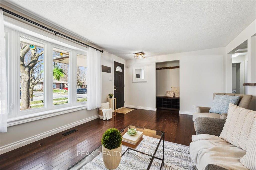 Photo 8 of 37 Gracefield Crescent, Kitchener — HOMEH