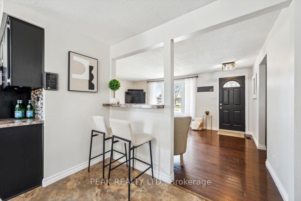 Photo 10 of 37 Gracefield Crescent, Kitchener — HOMEH