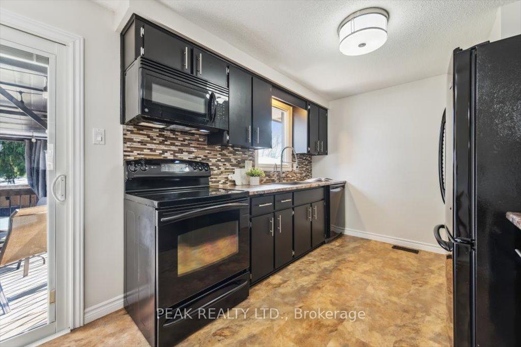Photo 12 of 37 Gracefield Crescent, Kitchener — HOMEH