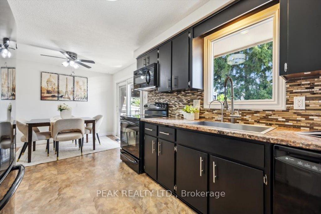 Photo 14 of 37 Gracefield Crescent, Kitchener — HOMEH