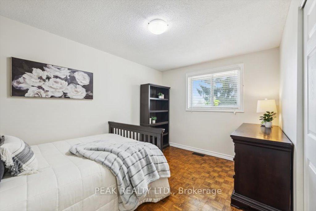 Photo 17 of 37 Gracefield Crescent, Kitchener — HOMEH