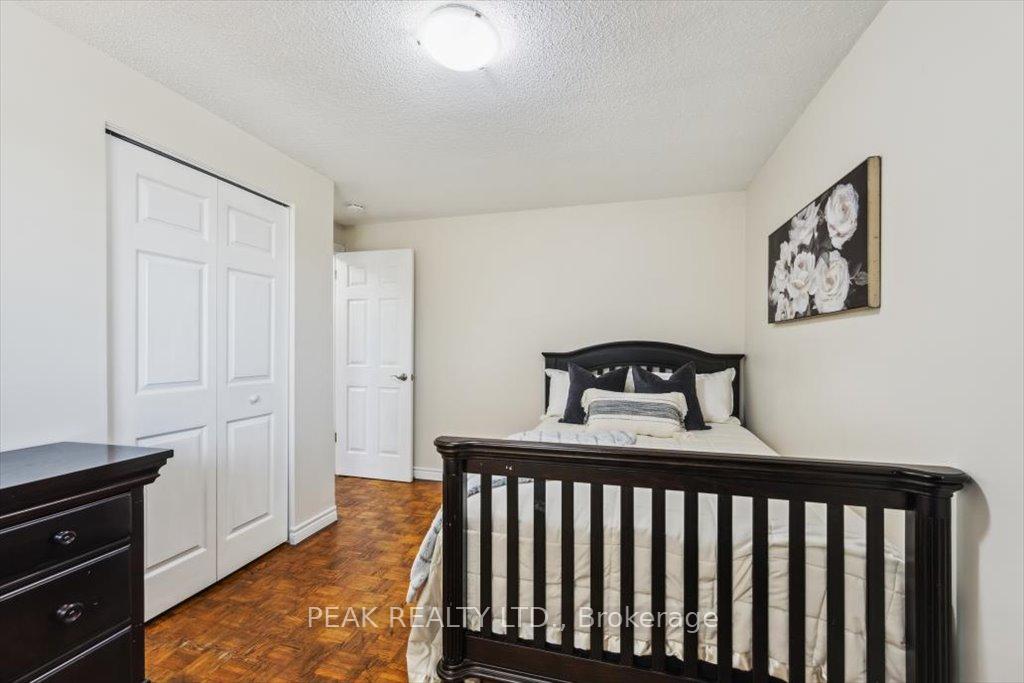 Photo 18 of 37 Gracefield Crescent, Kitchener — HOMEH