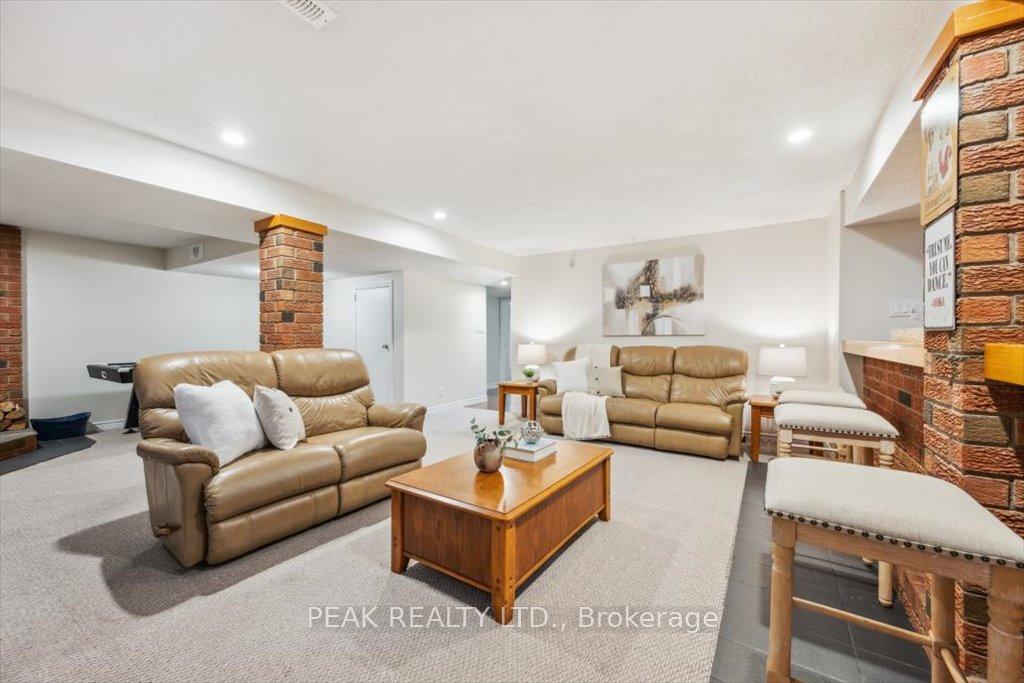 Photo 24 of 37 Gracefield Crescent, Kitchener — HOMEH