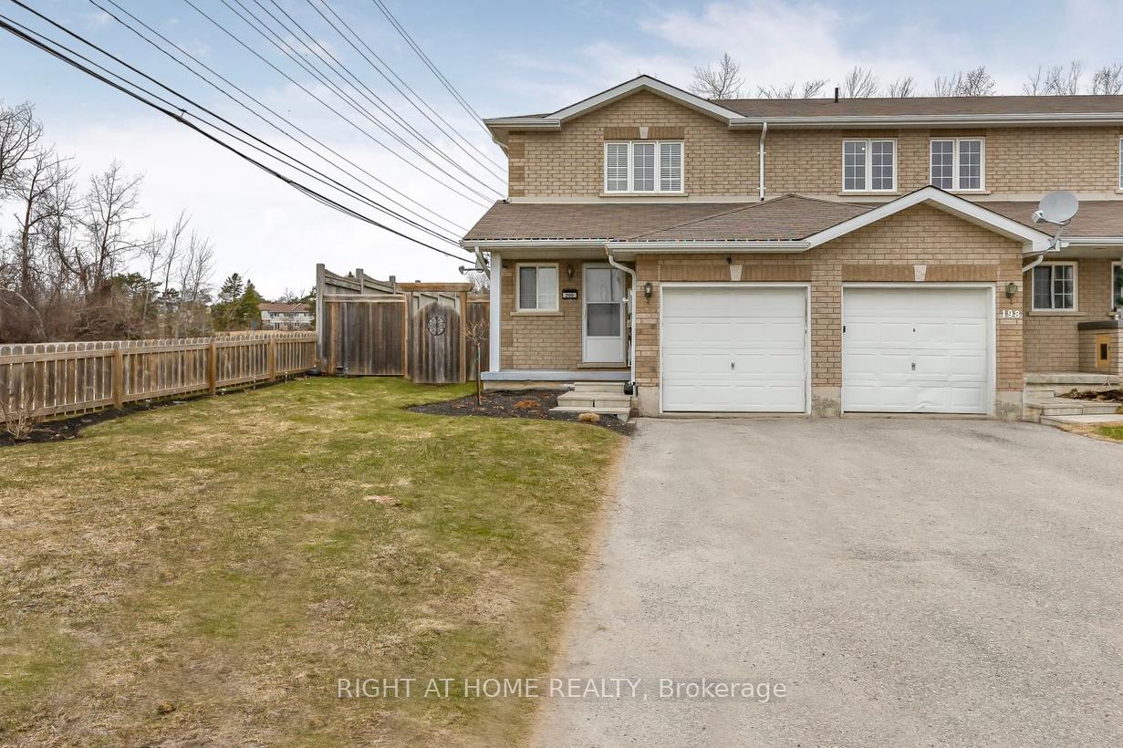 Photo 2 of 200 Southwinds Crescent, Midland — HOMEH