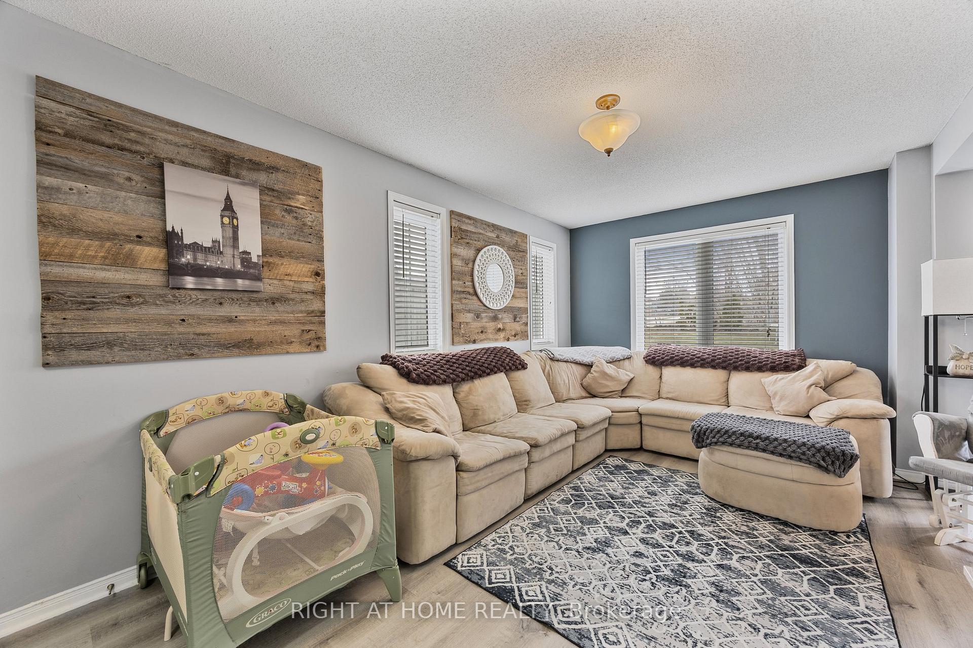 Photo 6 of 200 Southwinds Crescent, Midland — HOMEH