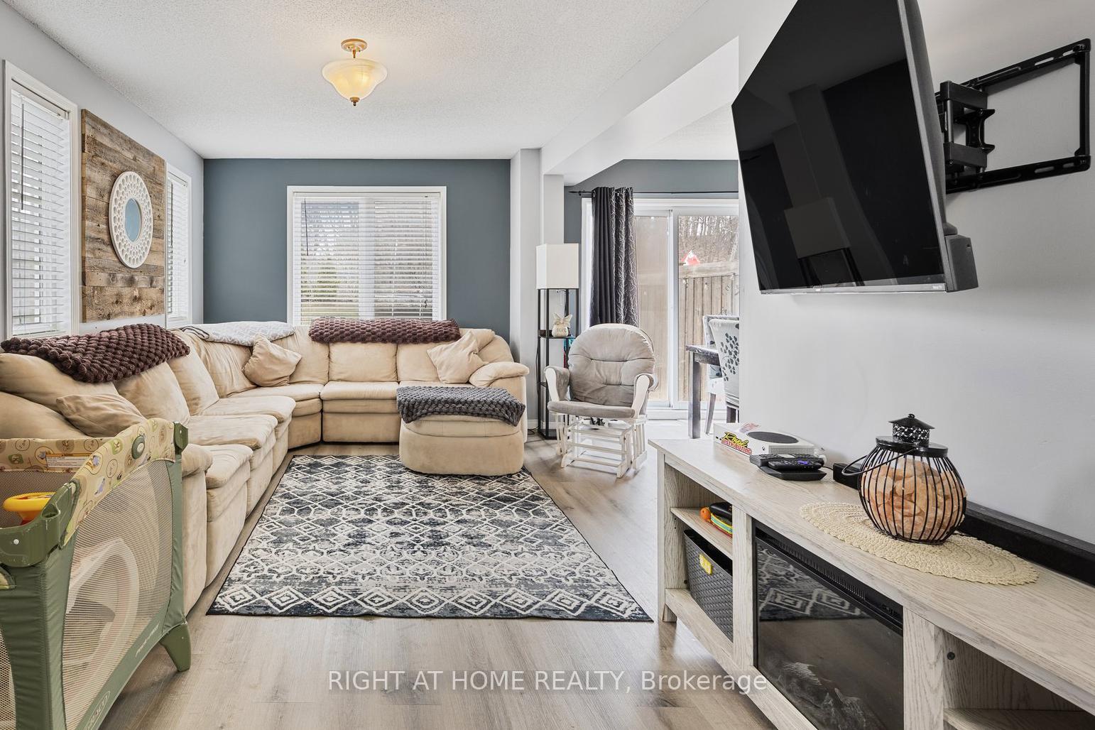 Photo 7 of 200 Southwinds Crescent, Midland — HOMEH