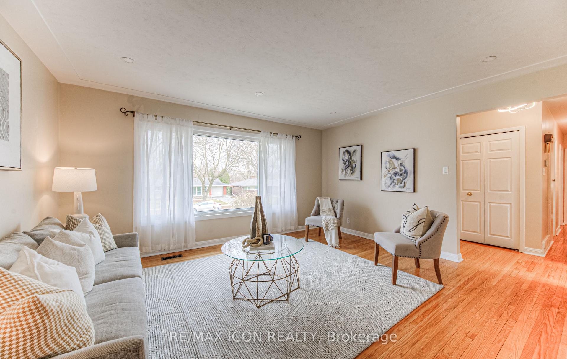 Photo 6 of 211 Lakeside Drive, Kitchener — HOMEH