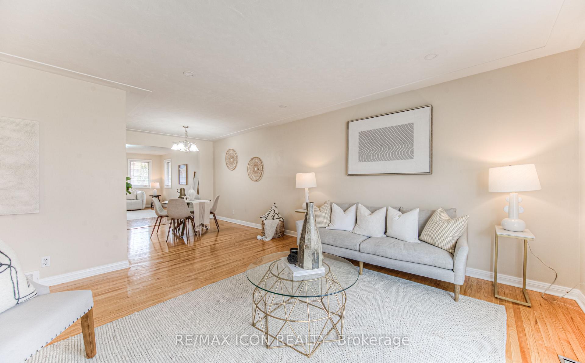 Photo 8 of 211 Lakeside Drive, Kitchener — HOMEH