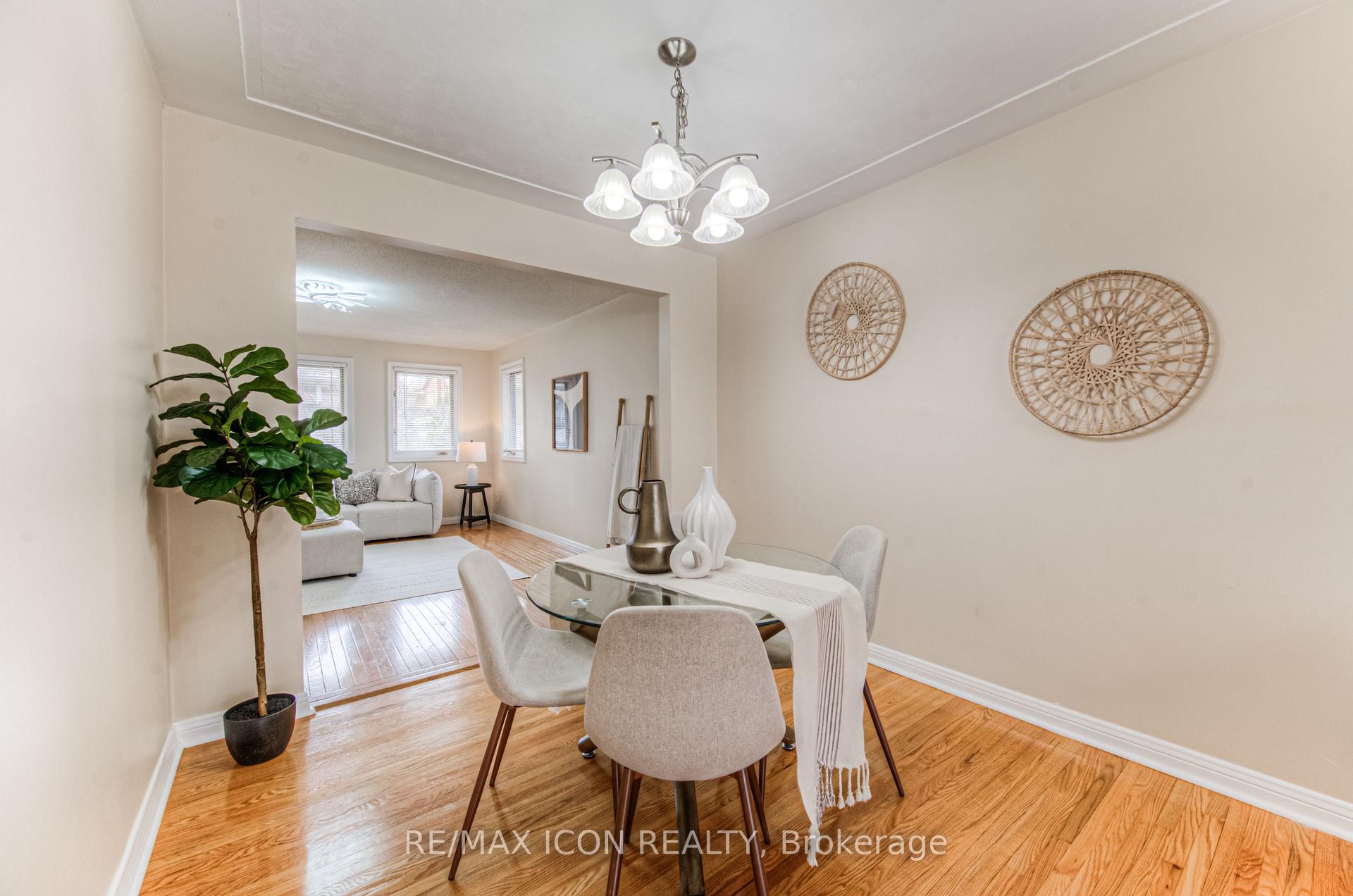 Photo 10 of 211 Lakeside Drive, Kitchener — HOMEH