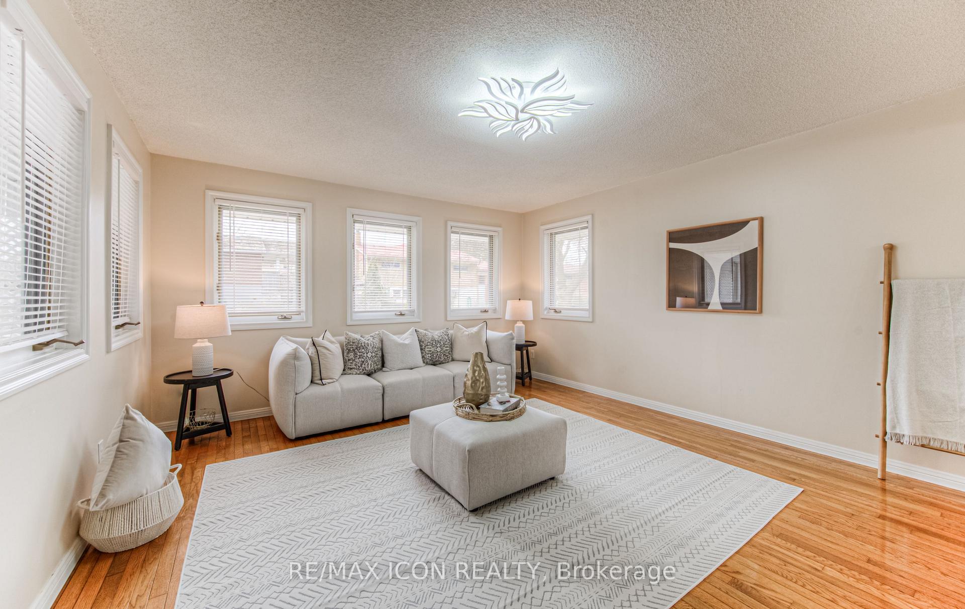 Photo 14 of 211 Lakeside Drive, Kitchener — HOMEH