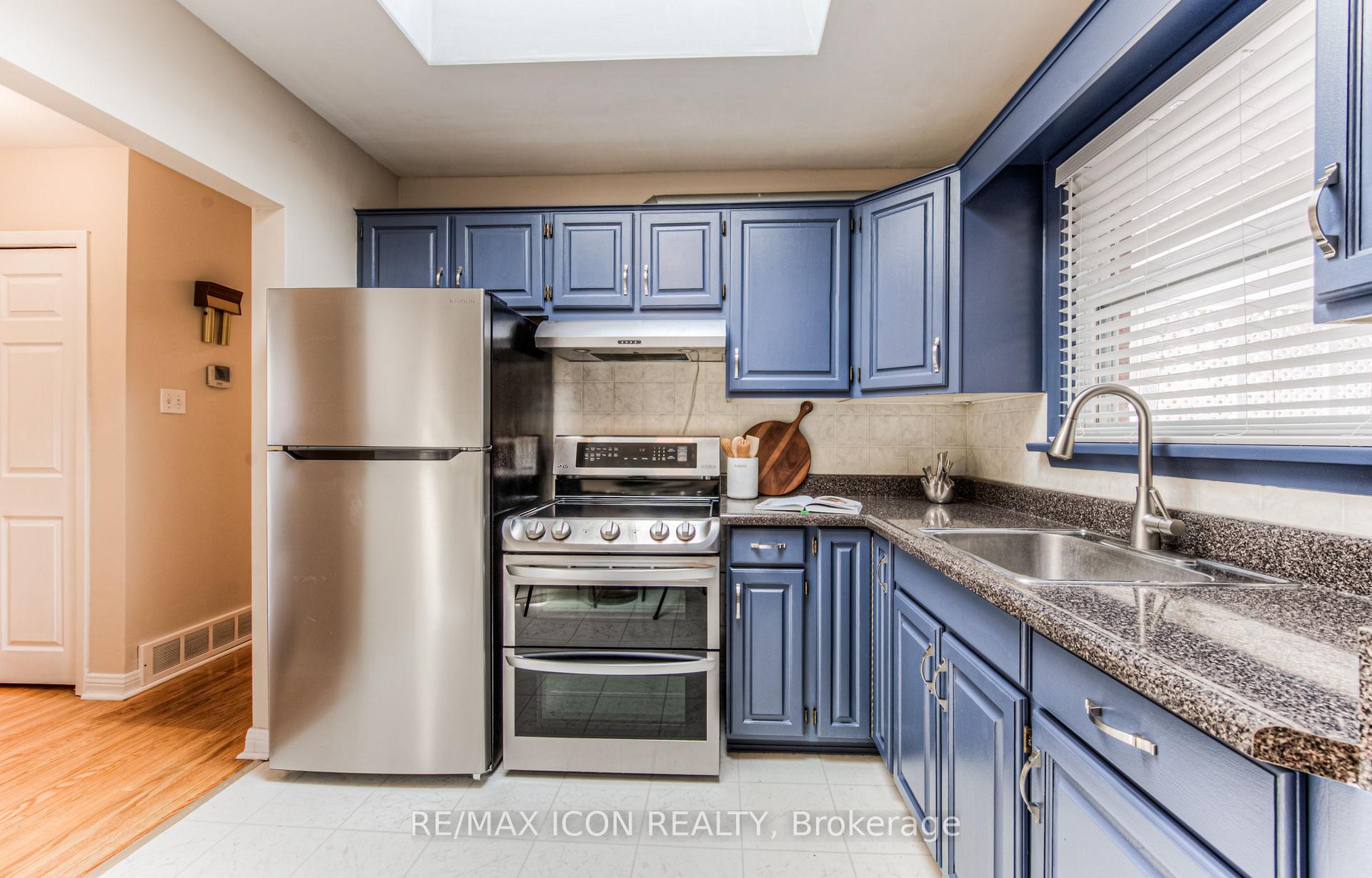 Photo 16 of 211 Lakeside Drive, Kitchener — HOMEH
