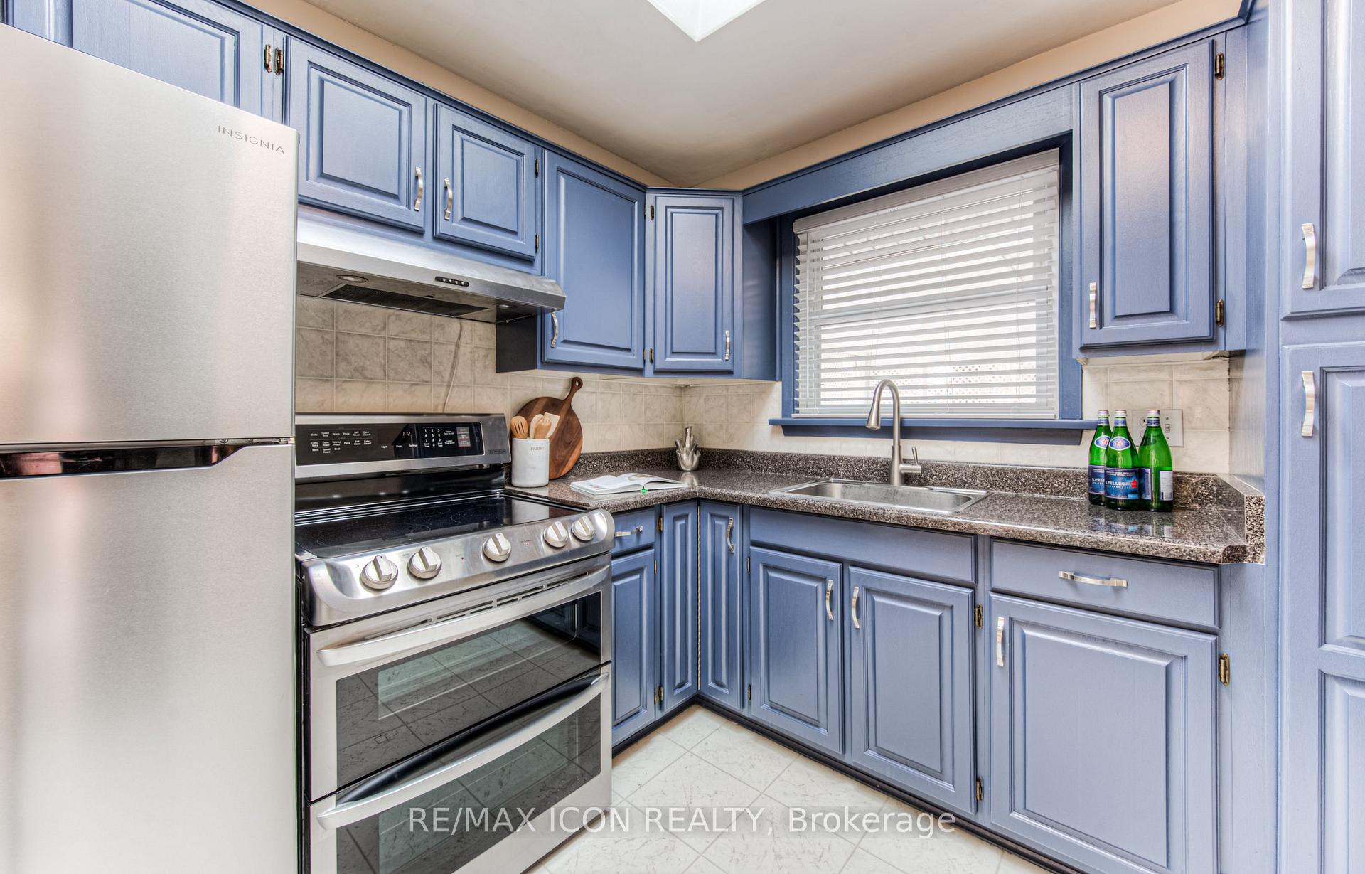 Photo 17 of 211 Lakeside Drive, Kitchener — HOMEH