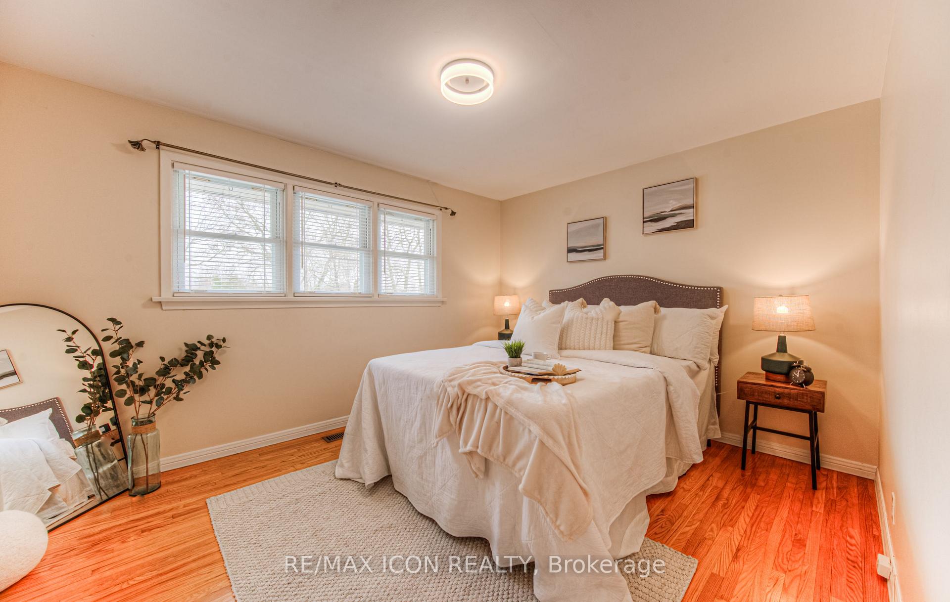 Photo 26 of 211 Lakeside Drive, Kitchener — HOMEH