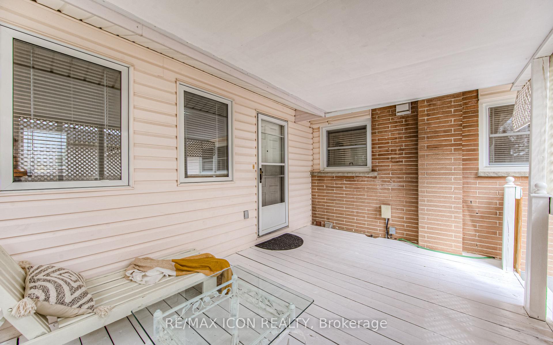 Photo 30 of 211 Lakeside Drive, Kitchener — HOMEH