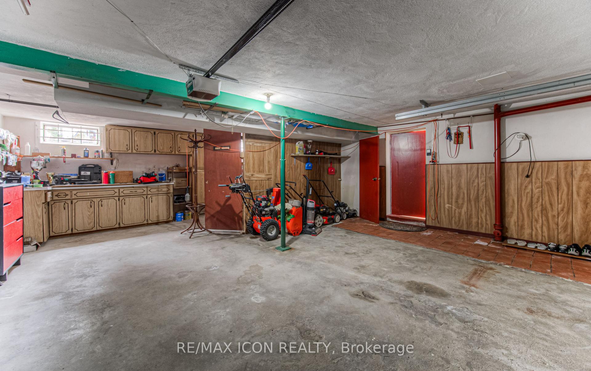 Photo 31 of 211 Lakeside Drive, Kitchener — HOMEH