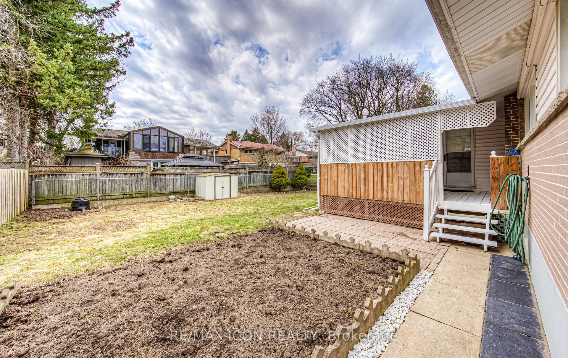 Photo 37 of 211 Lakeside Drive, Kitchener — HOMEH